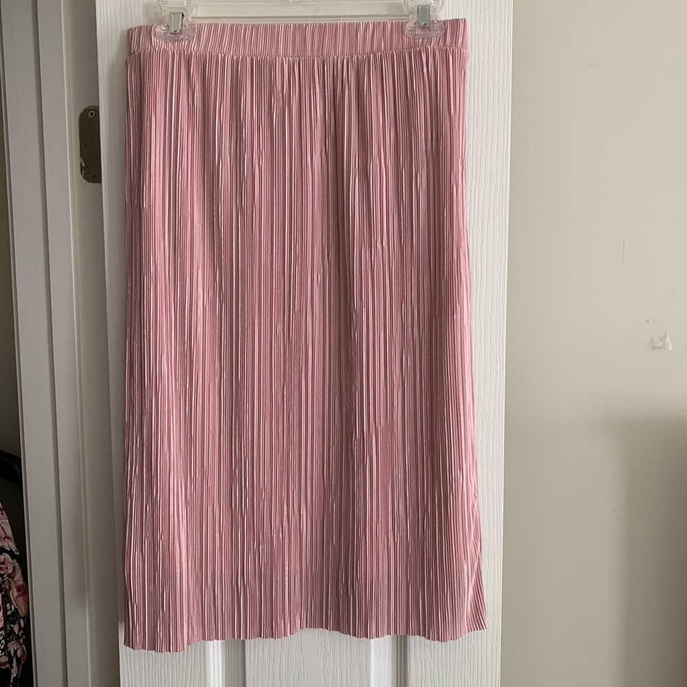Pleated midi skirt